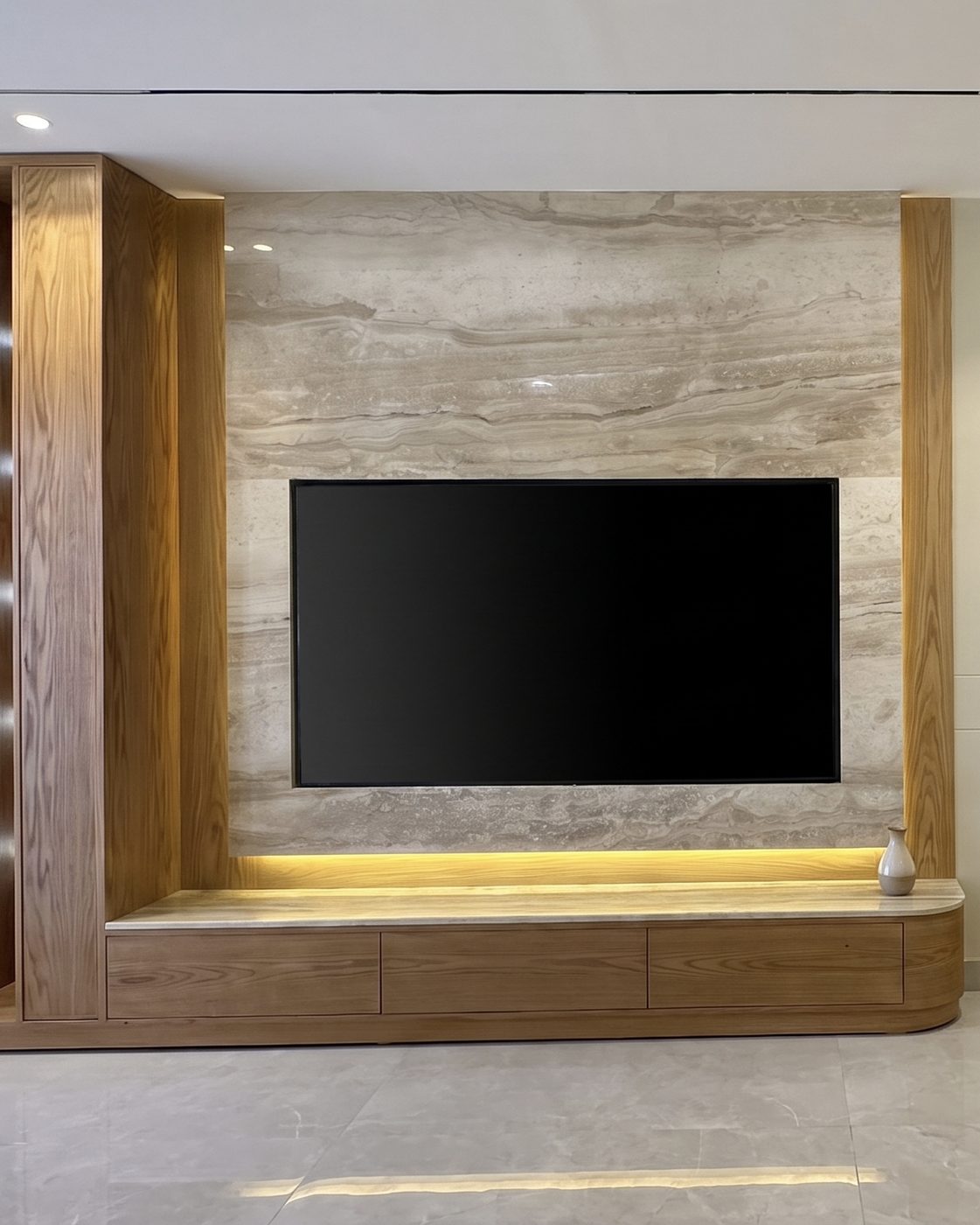 Travertine wall cladding