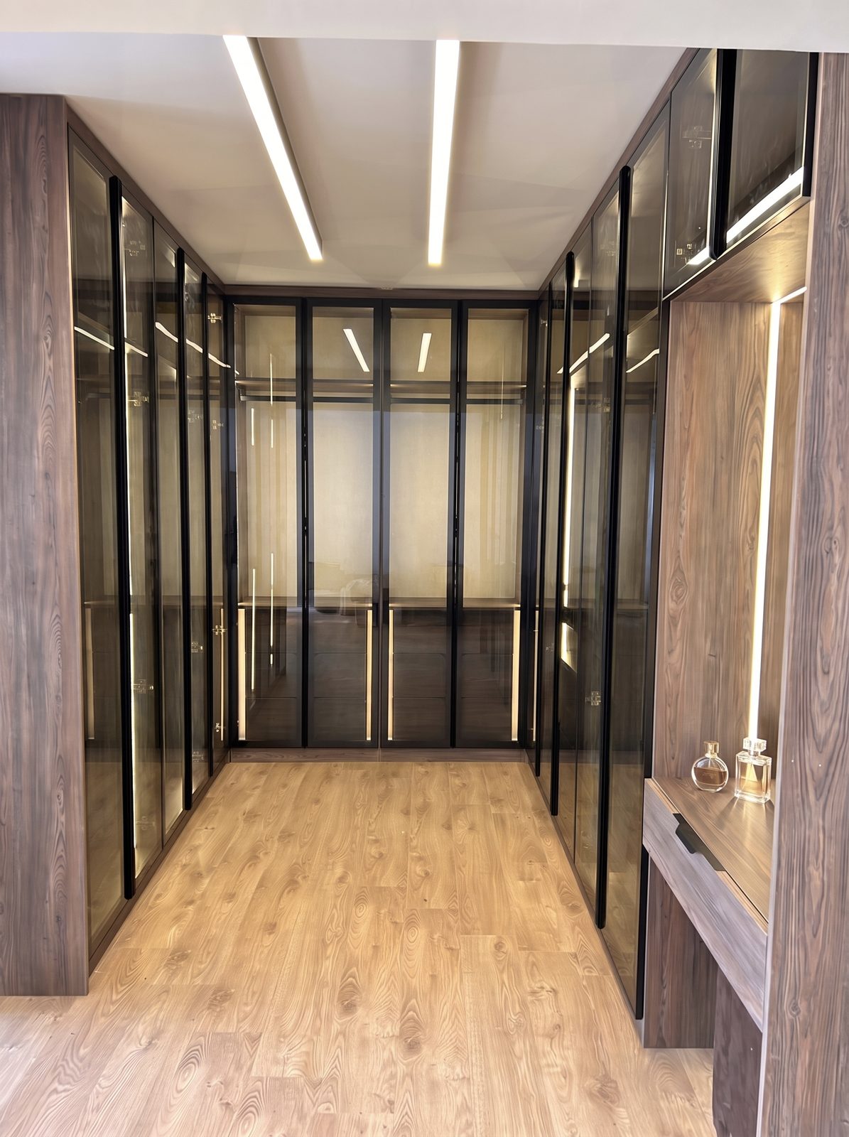 Walk-in wardrobe