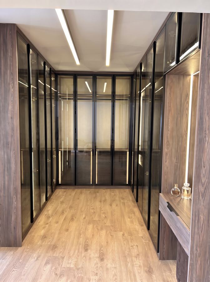 Walk-in wardrobe