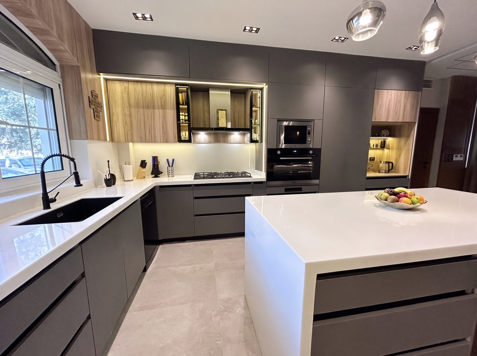 Graphite kitchen
